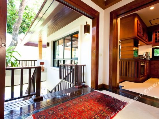 Муанг: Magnificent Delux 4br LakeFront in Nai Harn