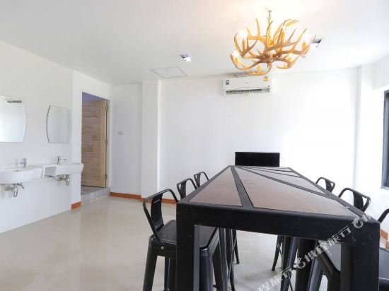 Бангкок: Baan Dusit 33 Intramara