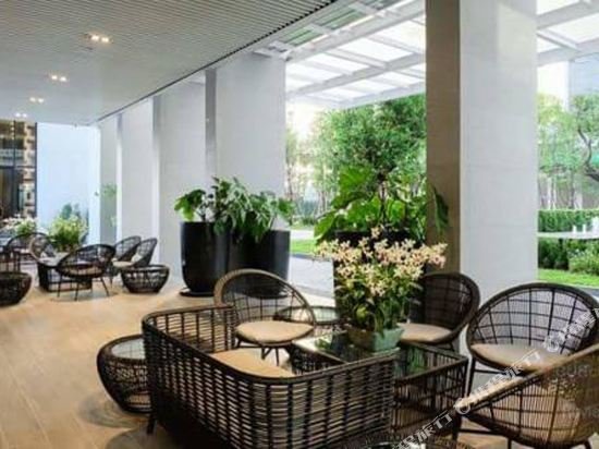 Бангкок: Luxurious 1 Br Condo Sukhumvit 24