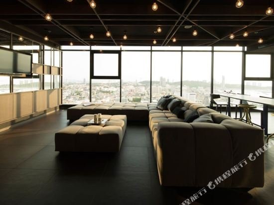 Паттайя: Another Poem Apartment