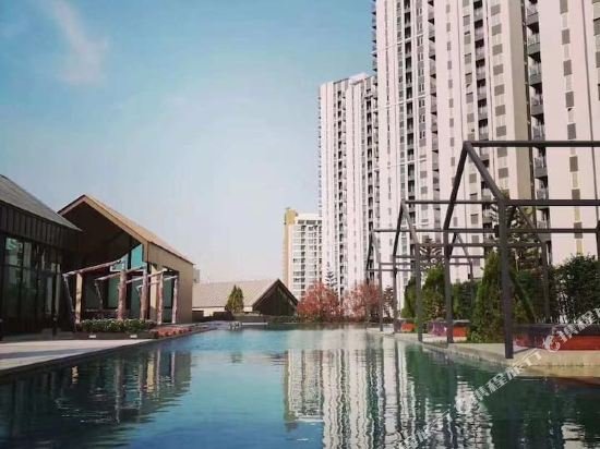 Бангкок: Giselle Apartment