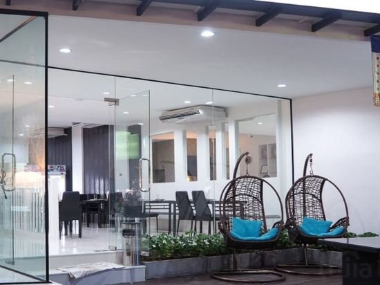 Кату: 228A Boutique Hotel 1 Bedroom Superior Queen Room