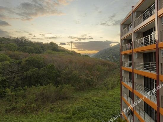 Муанг: NaiHarn Sea Condo by Holy Cow 810