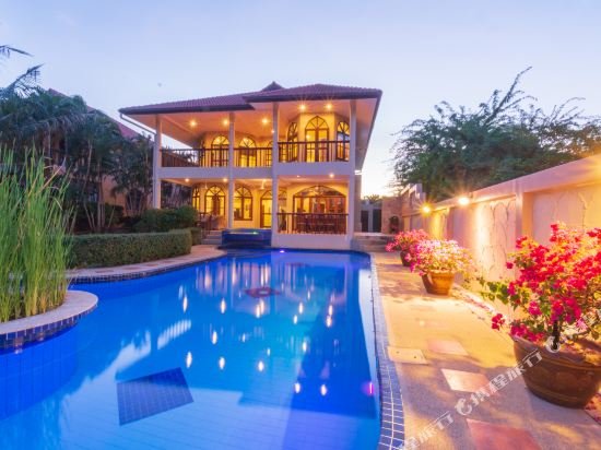 Хуахин: 4 Bedroom Pool Villa In Great Location (CV4)