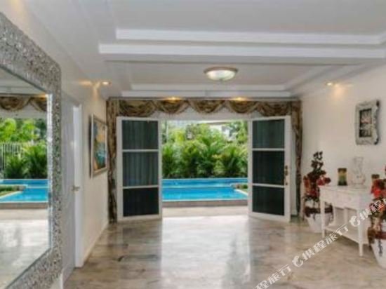 Тхаланг: You You Bangtao Beach 4Bedroom Villa