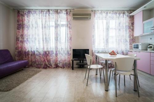 Самара: Apartment On Nekrasovskaya 15