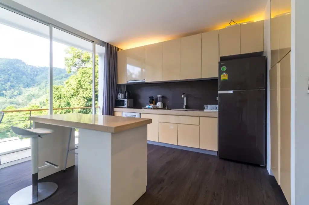 Пхукет: Zen Space 524 Mountain View Apartment For 4 With Pool, Children Playground And Gym