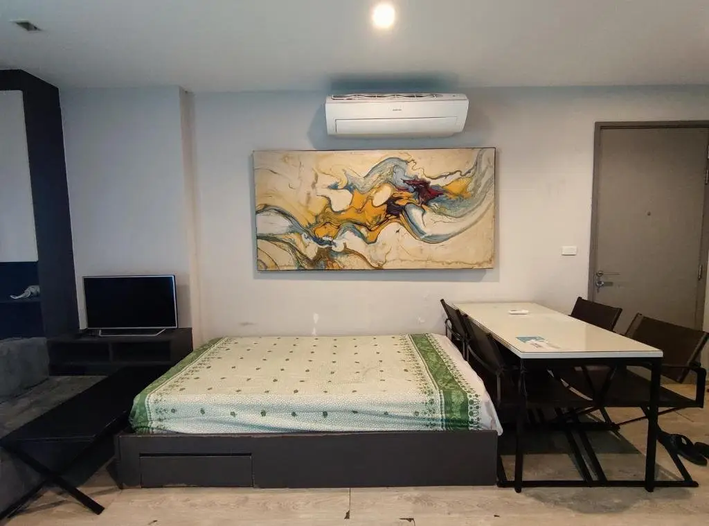Паттайя: Pattaya Beach Sea View Rooftop Pool Resort