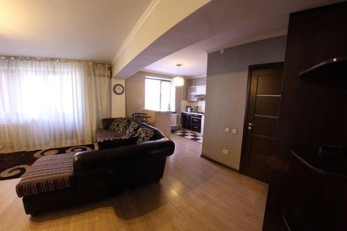 Алматы: Apartments on Shevchenko 129
