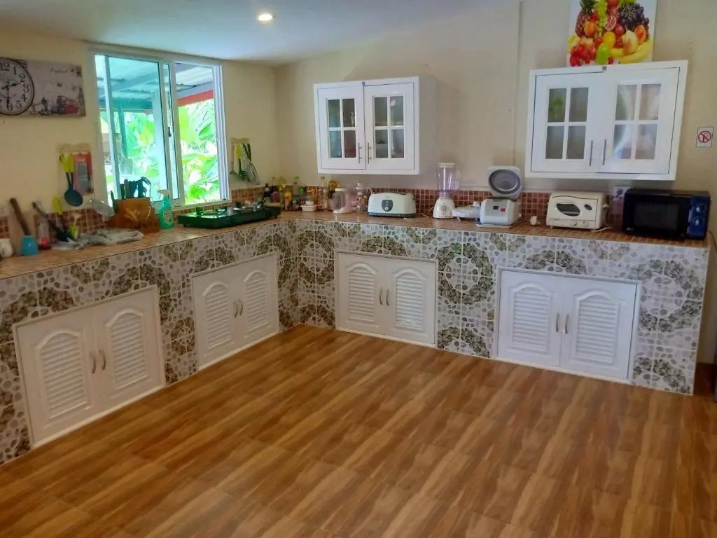 Бан-Мак-Хен: Private 2 Bedroom Villa With Swimming Pool Tropical Gardens Fast Wifi Smart Tv