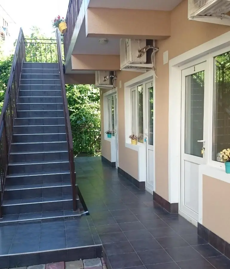 Сочи: U Kota Guest House