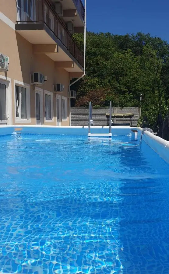Сочи: U Kota Guest House
