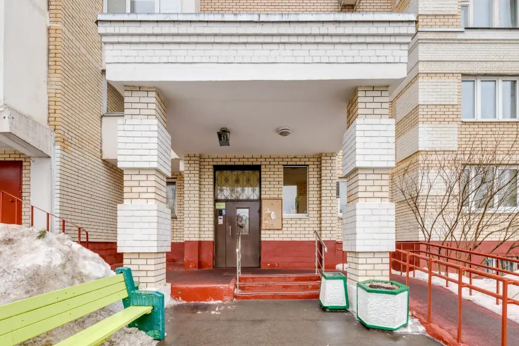Simply Comfort. Spacious Apartments.10 Min Walk To The Metro — фото 1