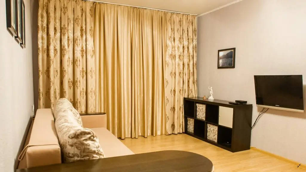 Москва: Cozy 2 Bedroom Apartment. 1 Min To Subway Station