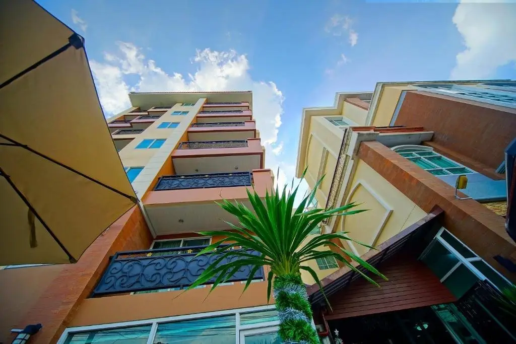 Бангкок: Greenview Ekkamai10 Residence
