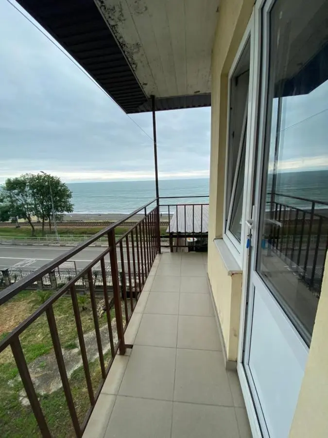 Лоо: Levyi Bereg Guest House