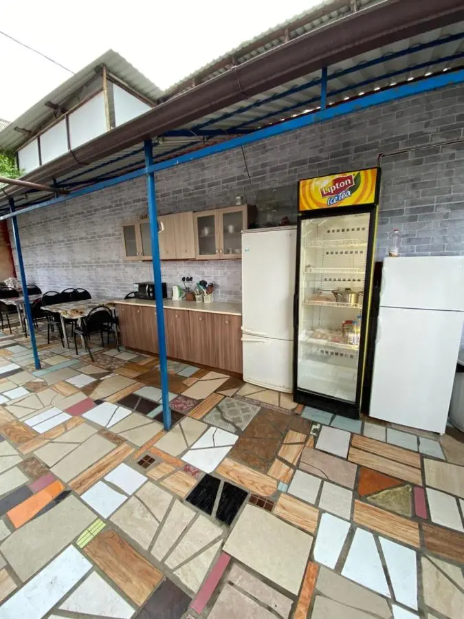 Лоо: Levyi Bereg Guest House