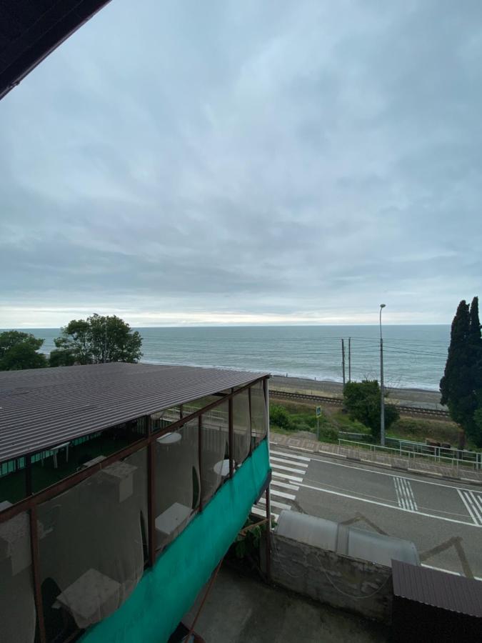 Лоо: Levyi Bereg Guest House