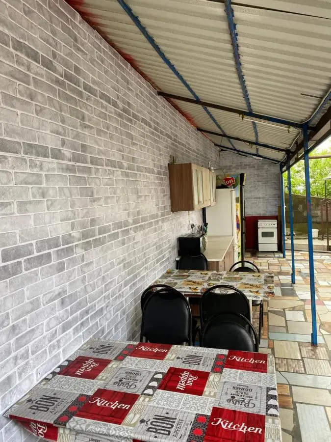 Лоо: Levyi Bereg Guest House