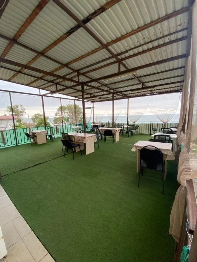 Лоо: Levyi Bereg Guest House