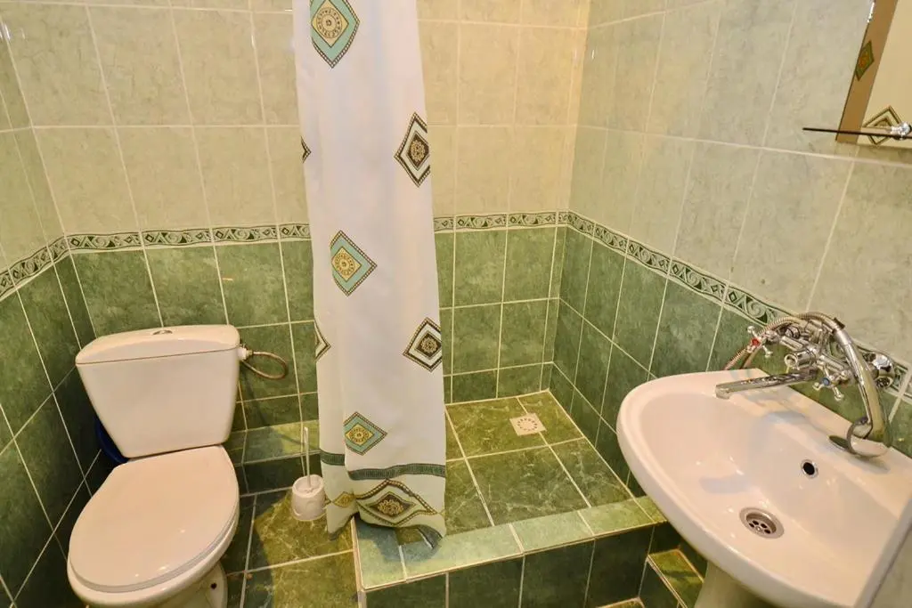 Витязево: Guest House Alesha