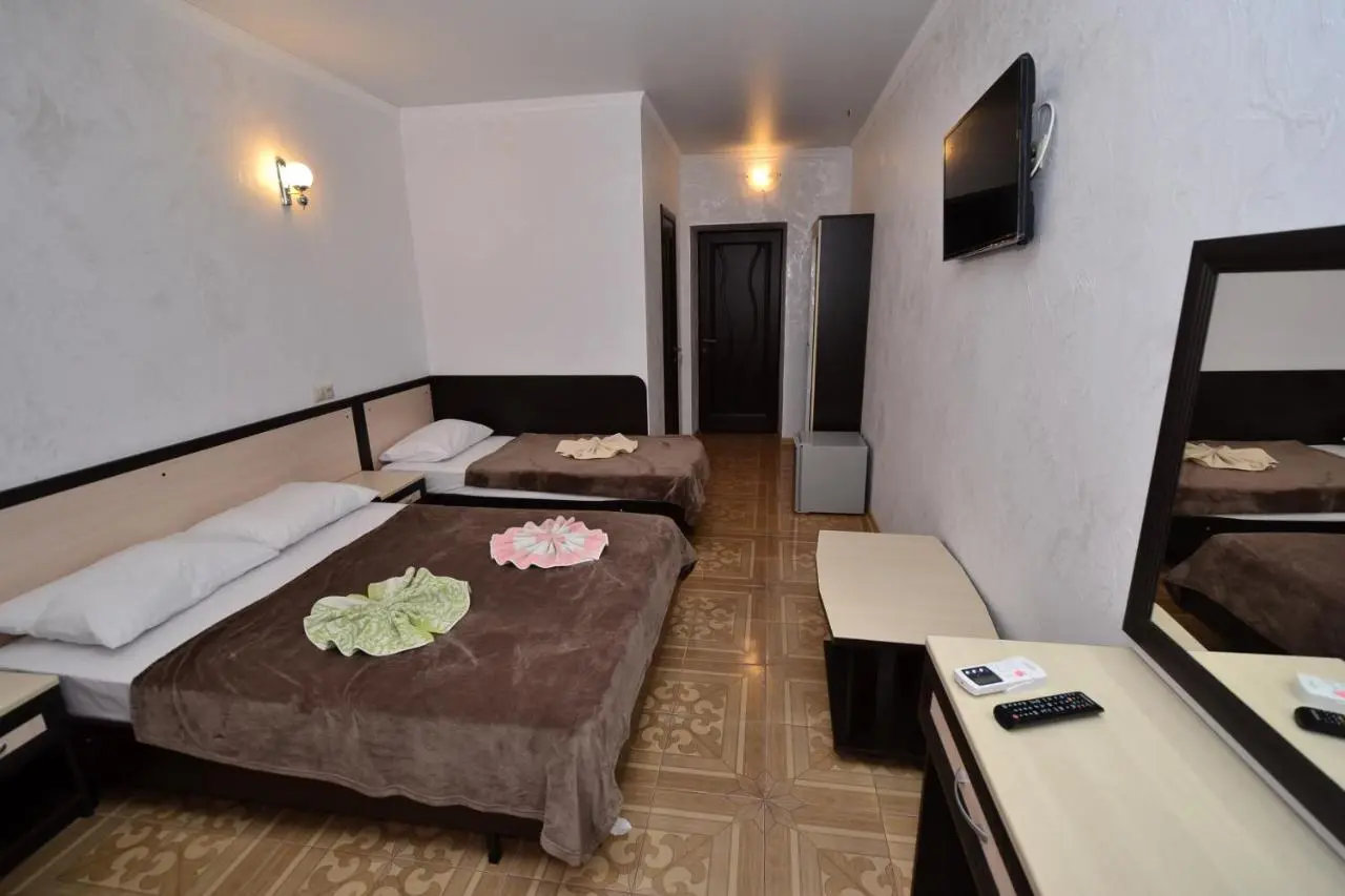 Витязево: Guest House Alesha