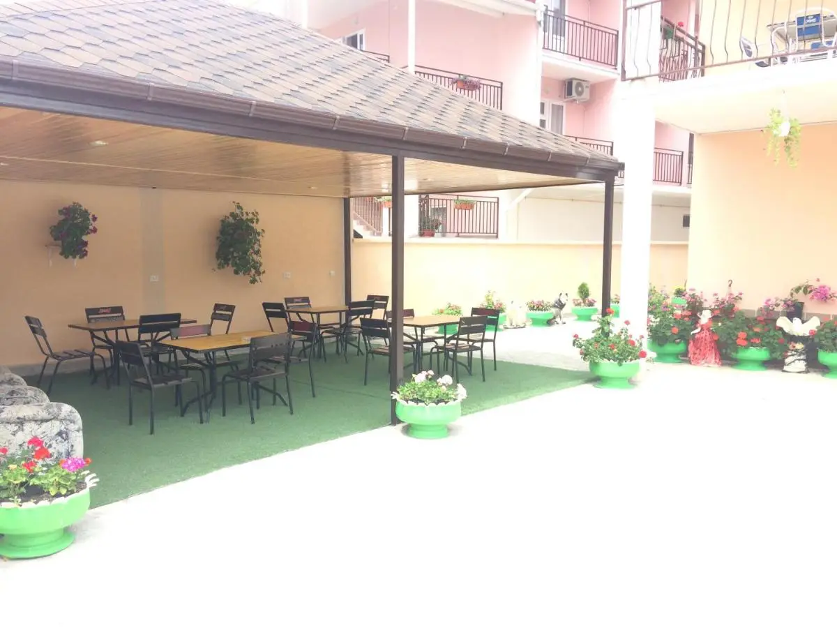 Сочи: Guest House Emiliya