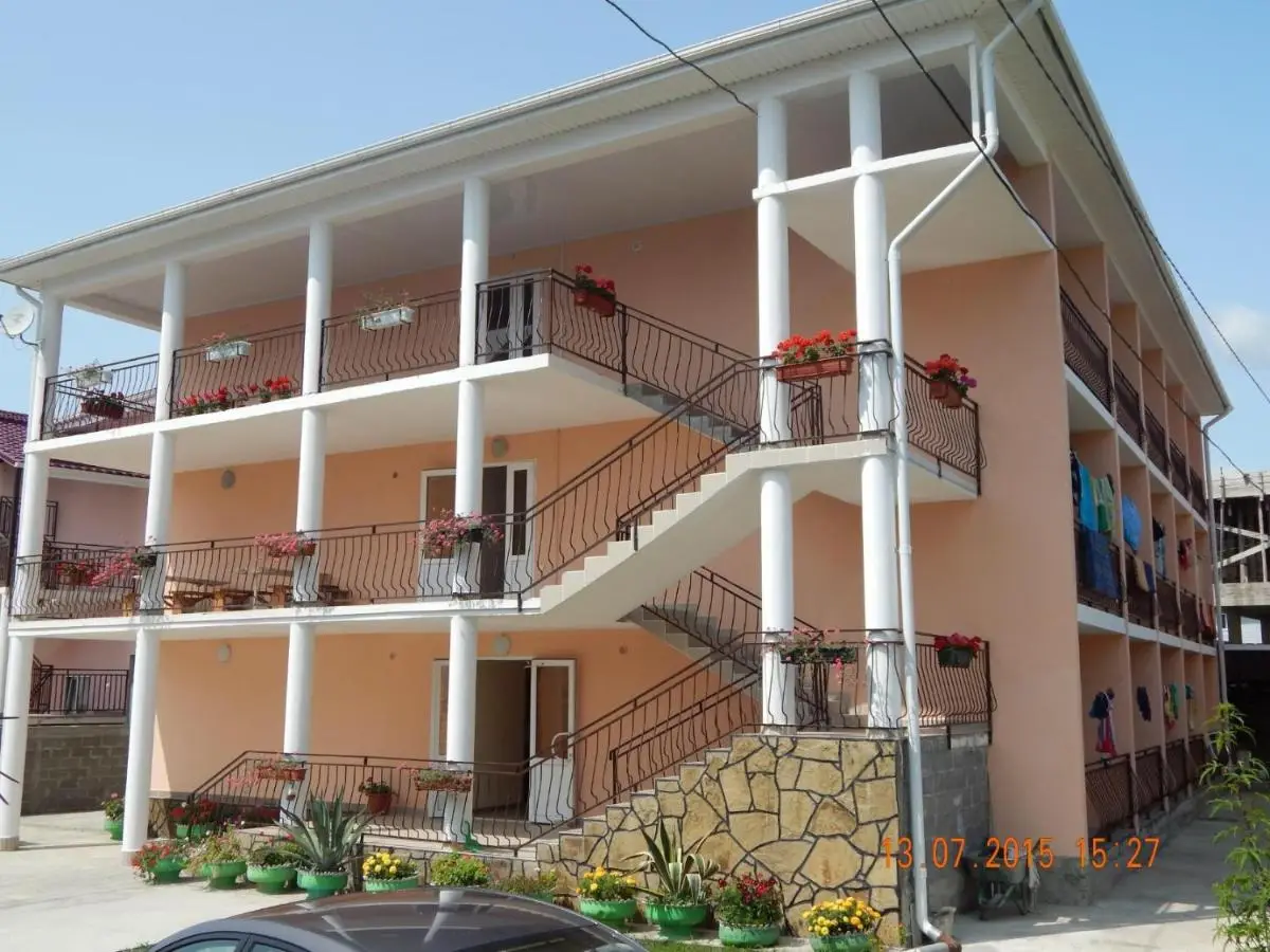 Guest House Emiliya — фото 1
