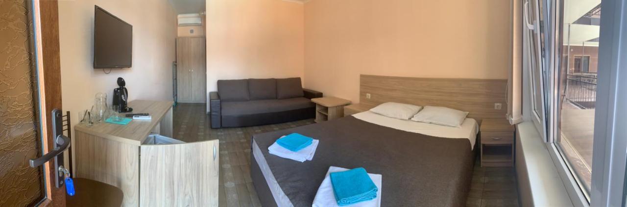 Витязево: Hotel Klim
