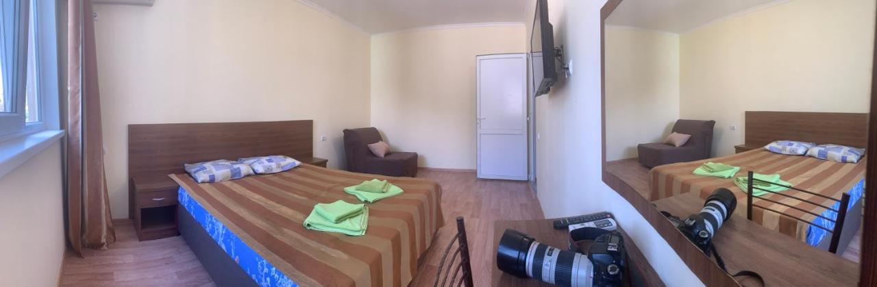 Витязево: Hotel Klim