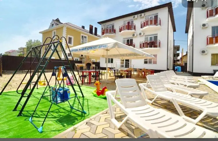 Витязево: More y Nas Guest House