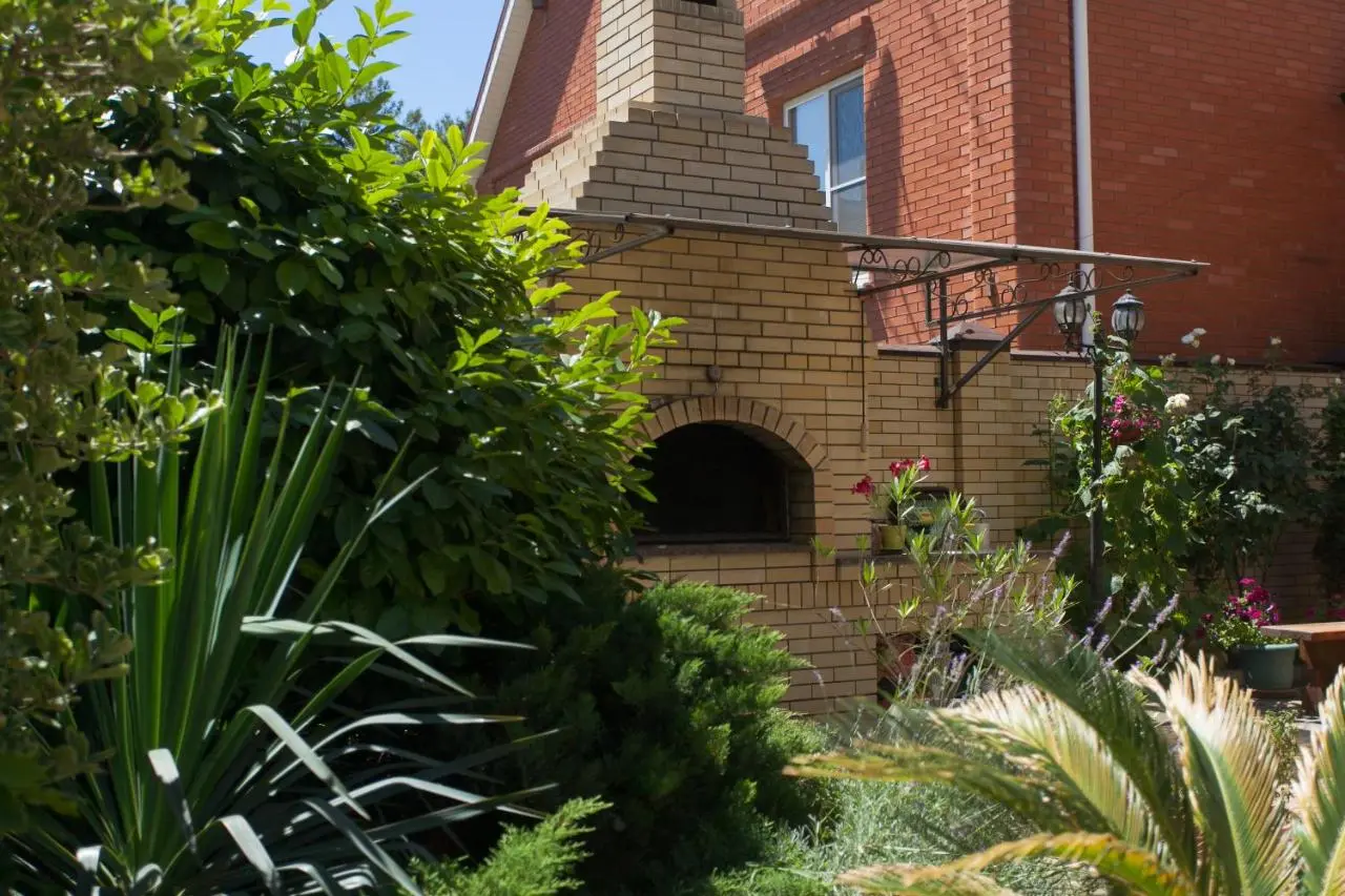 Витязево: MANSARDA Guest House