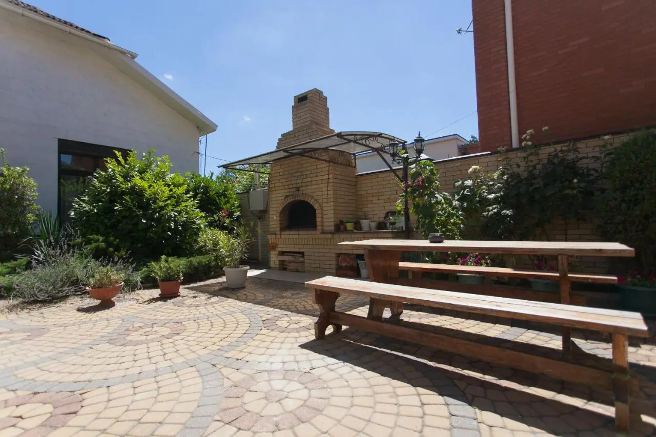 Витязево: MANSARDA Guest House