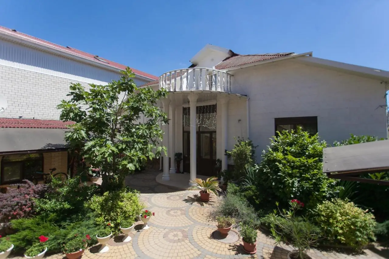 Витязево: MANSARDA Guest House