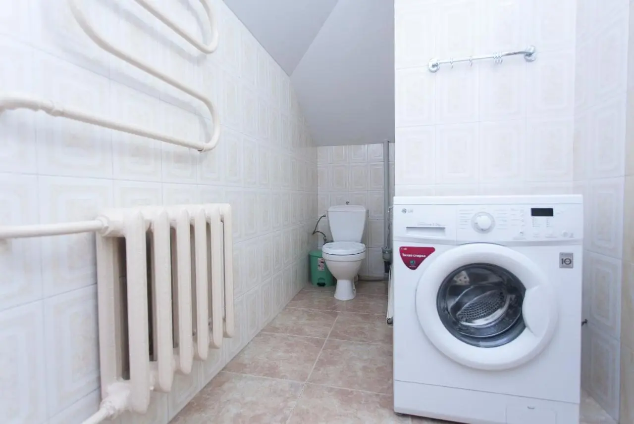 Витязево: MANSARDA Guest House
