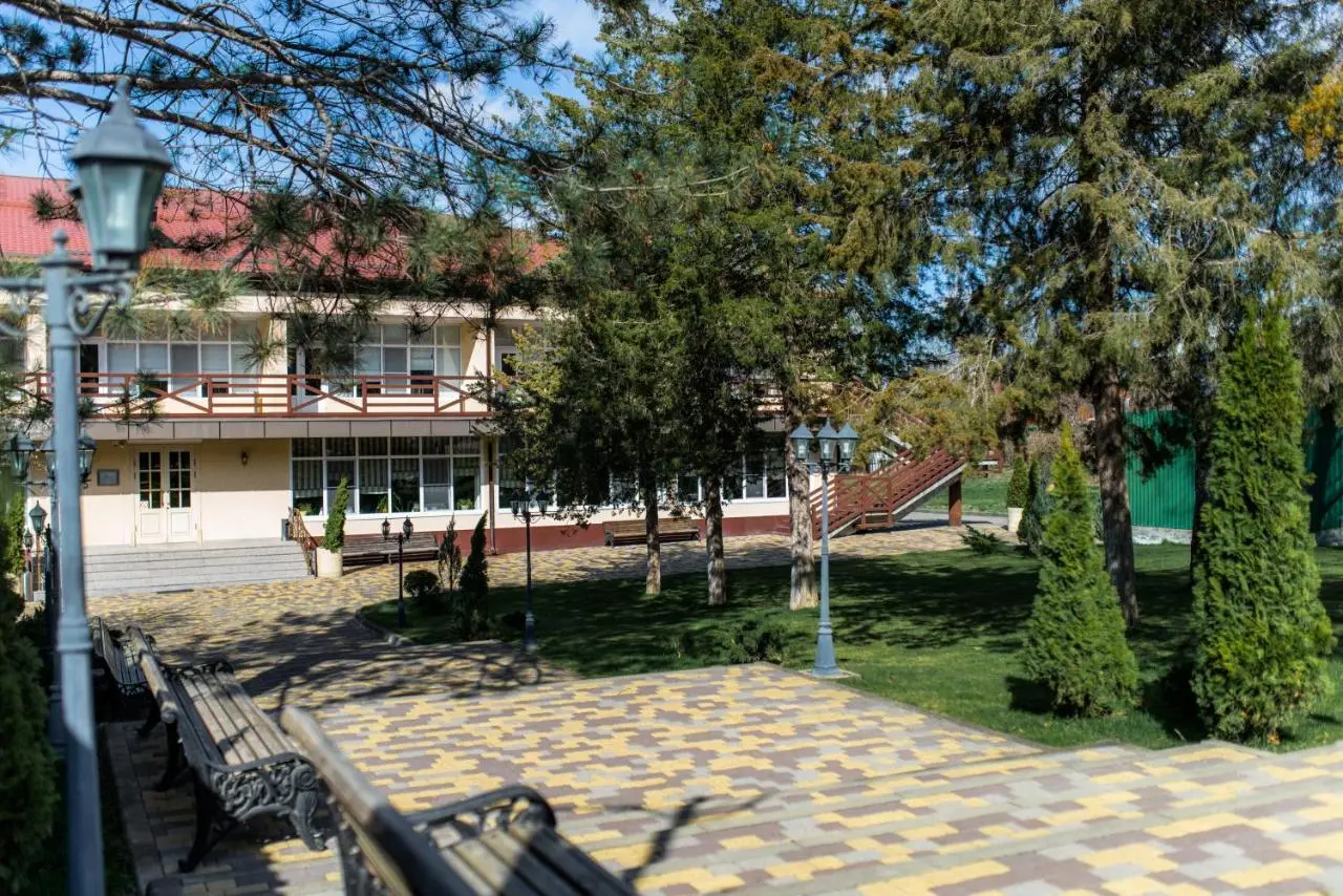 Майкоп: Гостинично-ресторанный комплекс ЗИХИЯ