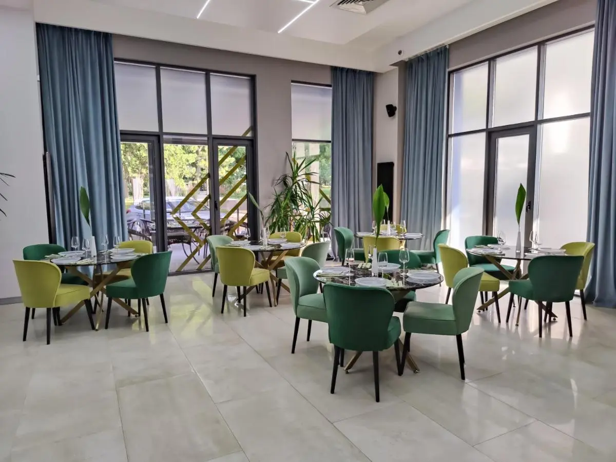 Витязево: Hotel Vogue