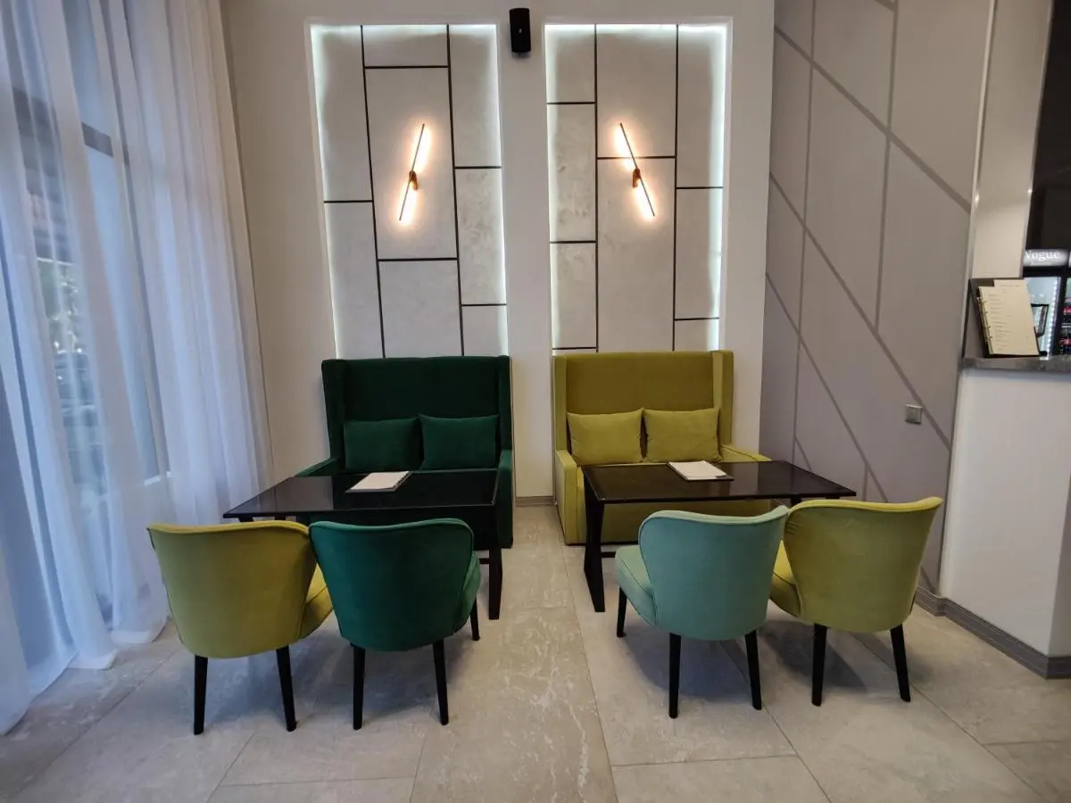 Витязево: Hotel Vogue