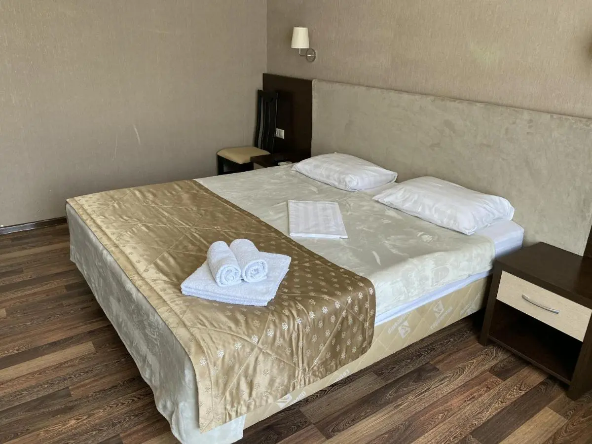 Витязево: Hotel on Astrakhanskaya
