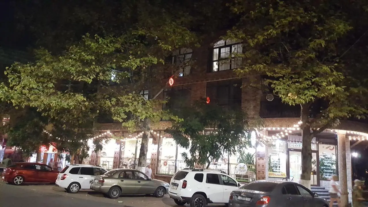 Витязево: Hotel on Astrakhanskaya