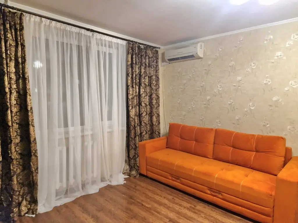 Уфа: Апартаменты возле ТРК Иремель