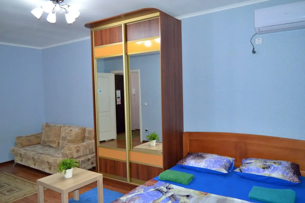 Краснодар: Apartments For 4 Guests On Baibakova 21