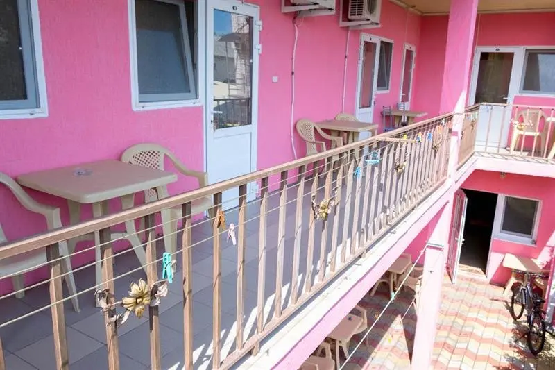 Витязево: Klyon Guest House