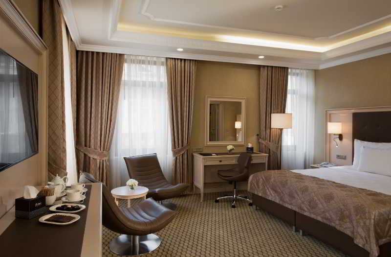 Батуми: Hotel London 1889