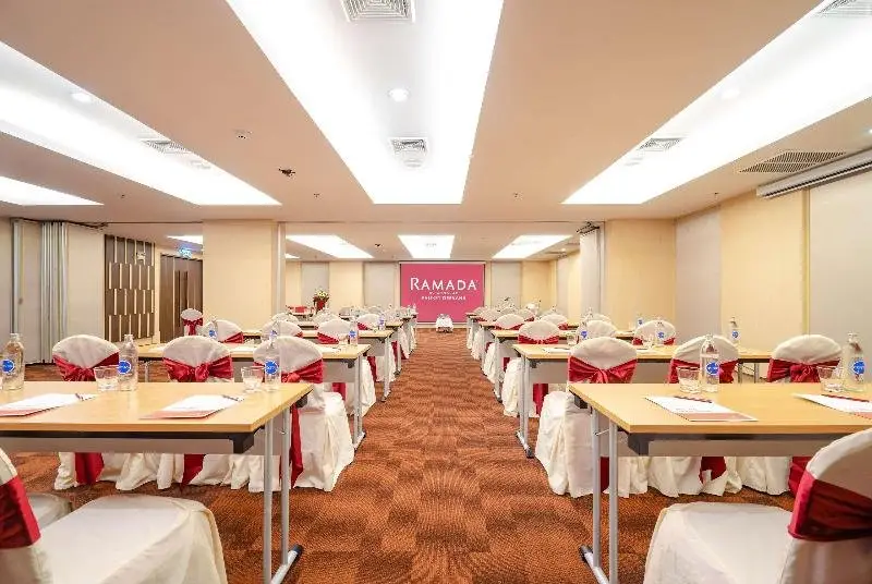 Кату: Ramada by Wyndham Phuket Deevana Patong