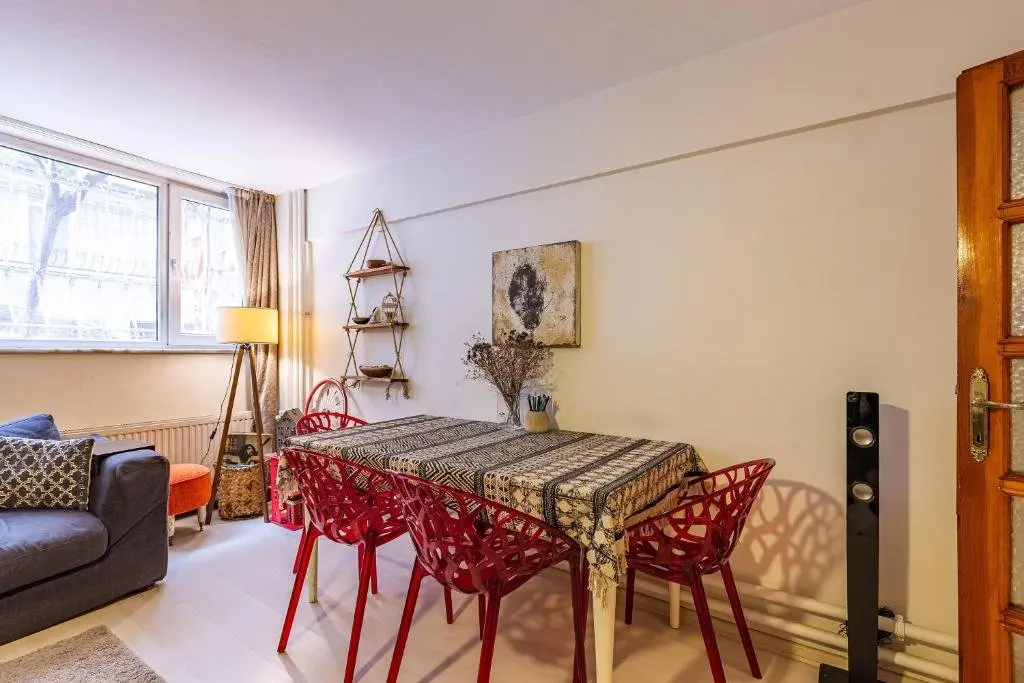 Стамбул: Cozy and Eclectic Apartment near Trendy Attractions of Tesvikiye