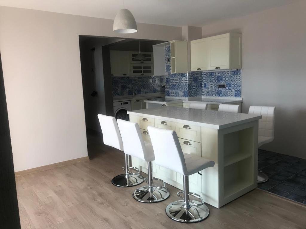 Стамбул: Luxury brand new terrace apartment in down town.