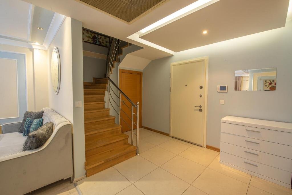 Стамбул: Three bedroom Duplex apartment with large terrace