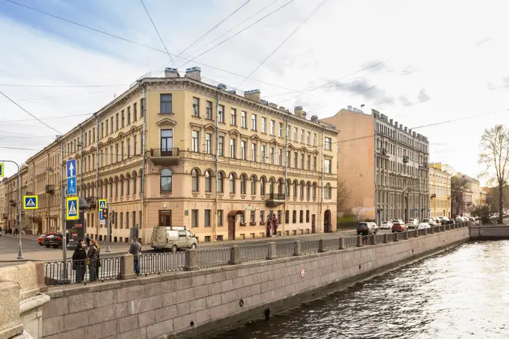 Санкт-Петербург: Жилое помещение на Набережной Реки Фонтанки 122