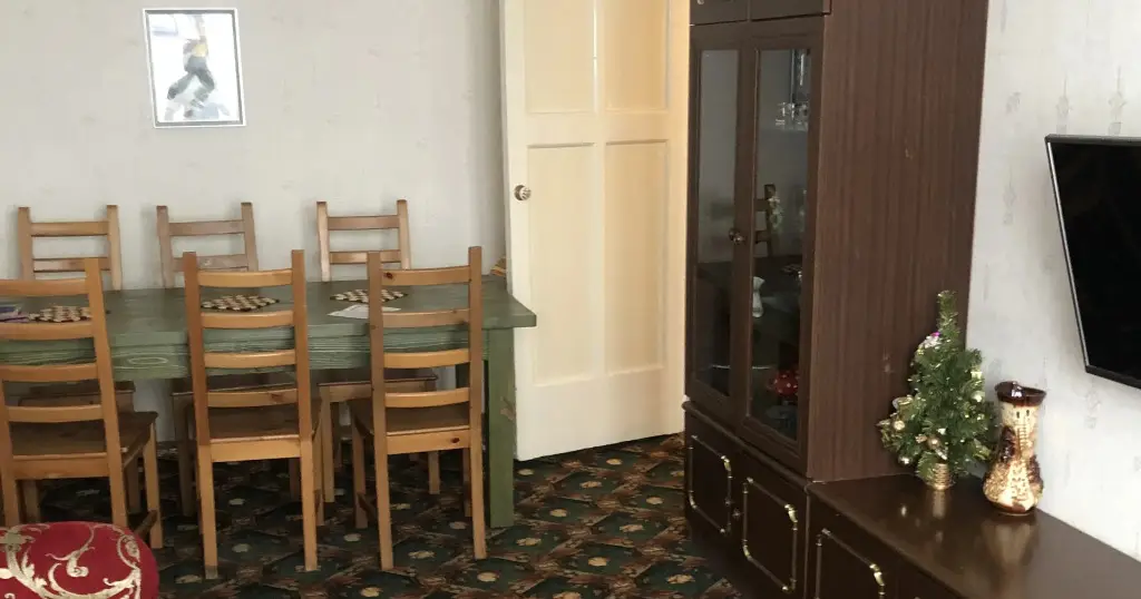 Кировск: Квартира трехкомнатная Кирова 54